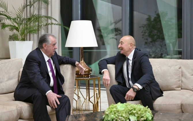 Prezident İlham Əliyev Tacikistan Prezidenti ilə görüşüb