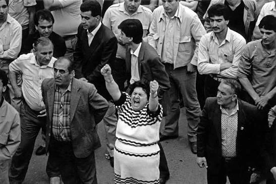 “Bir dəfə bazarda ermənilər məndən soruşdular ki, necə yəni, Leninakanda türk yaşayır?..”