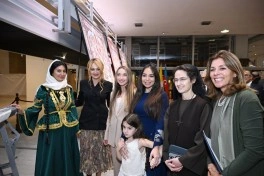 Leyla Əliyeva Müqəddəs Taxt-Tacda Azərbaycan xalçaları sərgisinin açılışında iştirak edib - FOTO