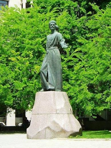 Dərisini soydular, amma susdura bilmədilər – İmadəddin Nəsiminin edamının arxasındakı gizli səbəblər