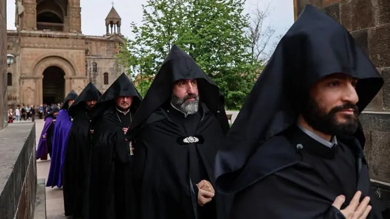 Ermənistanda seçkilər: Rusiya ilə "boşanma", Avropa ilə yaxınlaşma? - BBC